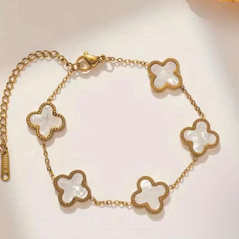 Women Clover Bracelet